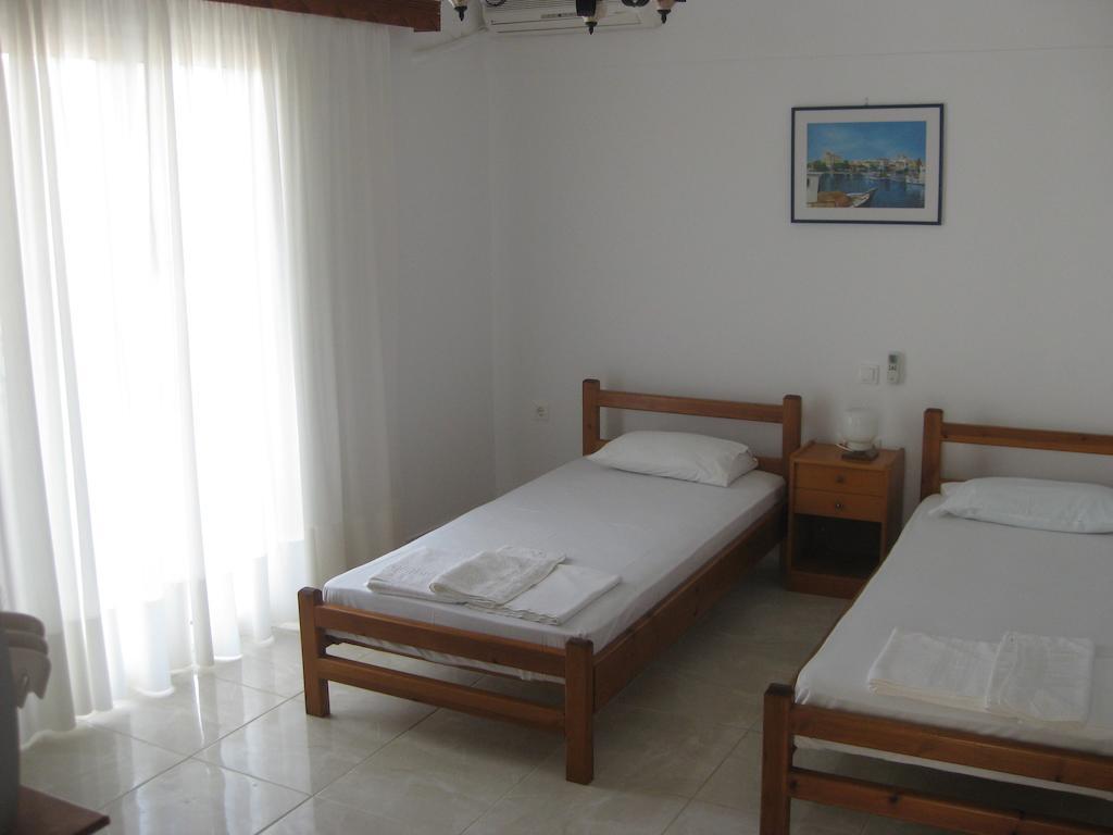 Maravelias House Hotel Archangelos  Room photo